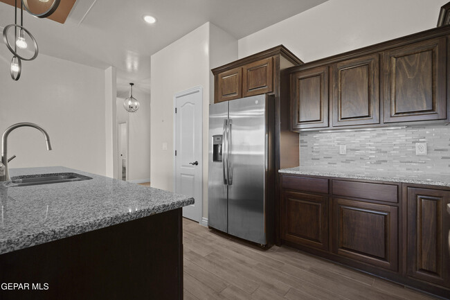 Building Photo - 12333 Desert Dove Ave