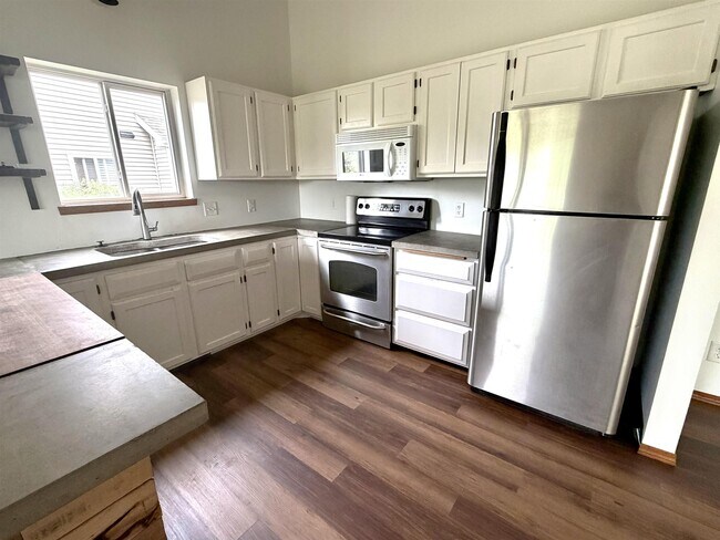 Building Photo - 1217 Glacier Hill Dr