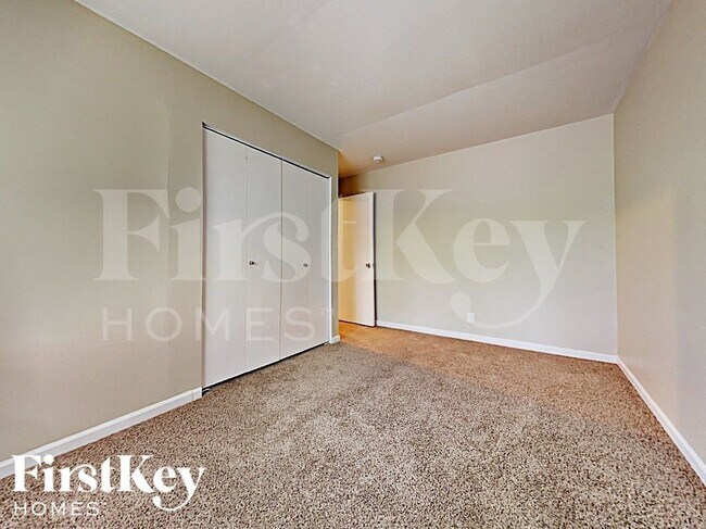 Building Photo - 1838 Ashwood Ln