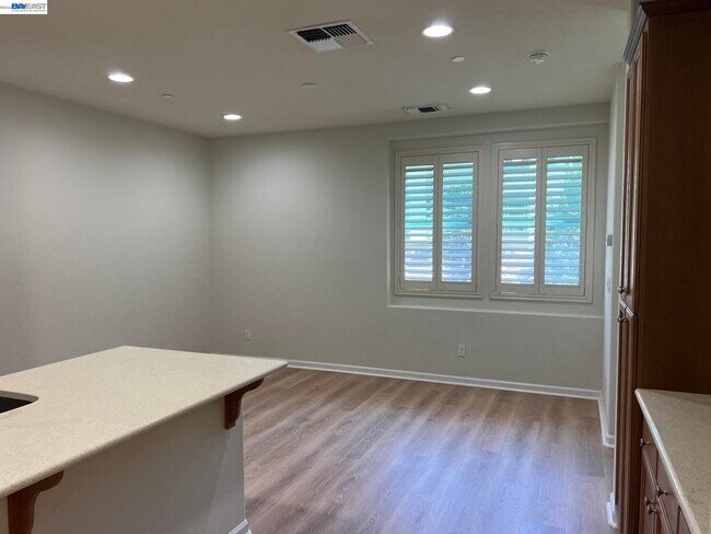Building Photo - 5683 Melodia Cir
