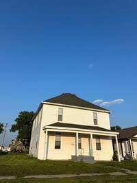 Building Photo - Updated 5 Bedroom House for Rent