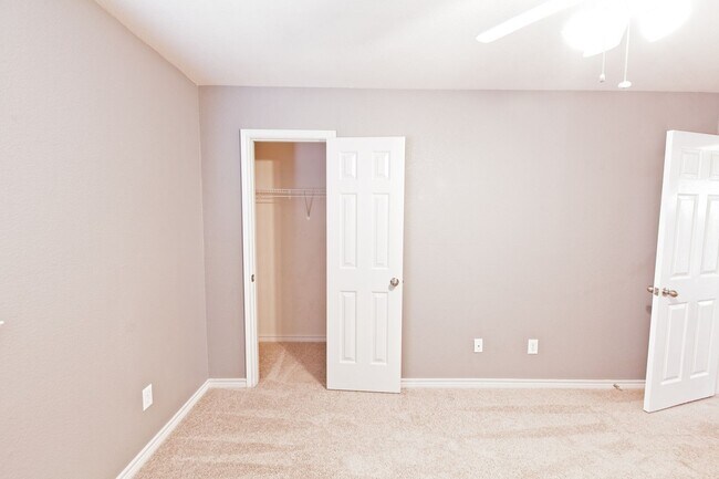 Building Photo - Allen 4 Bedroom available Short Term