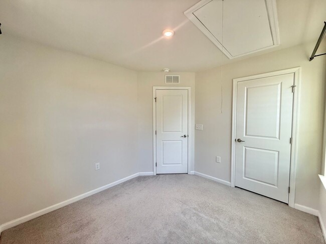 Building Photo - 1130 Romeria Dr