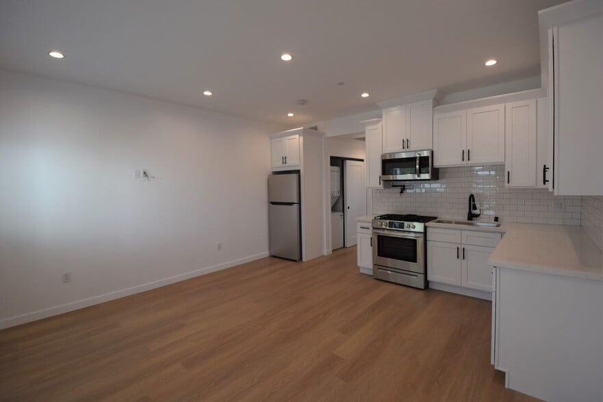 Building Photo - 5915 Fair Ave