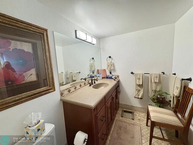 Building Photo - 2112 S Cypress Bend Dr