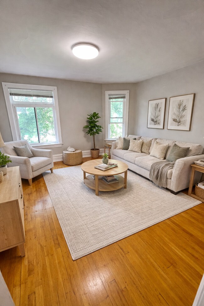 Building Photo - 2315 Oakes Ave