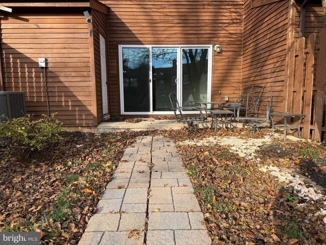 Building Photo - 112 Mulberry Ct