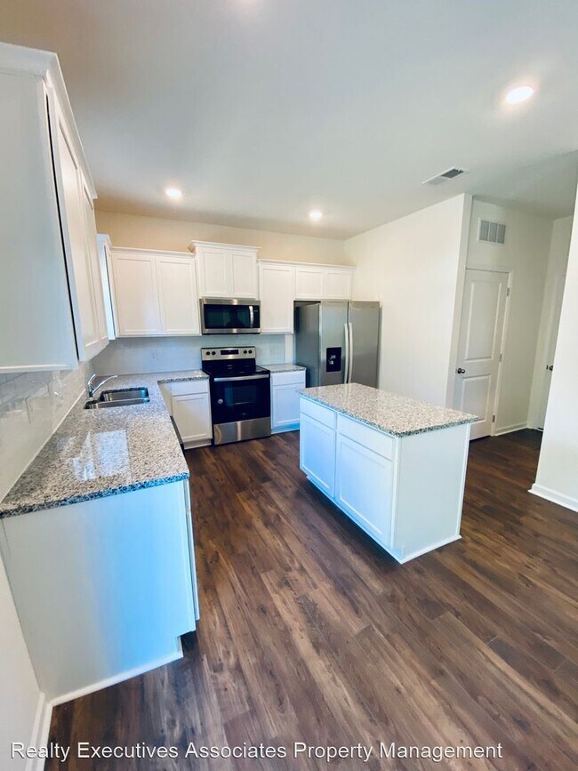 Building Photo - 4 br, 2.5 bath House - 9729 War Admiral Lane