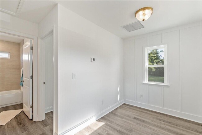 Building Photo - 5646 Native Oak Dr