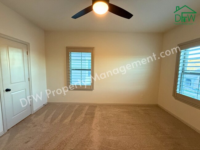 Building Photo - Spacious 3-Bedroom Townhome in Prime Arlington Location – Stylish, Modern, and Move-In Ready!