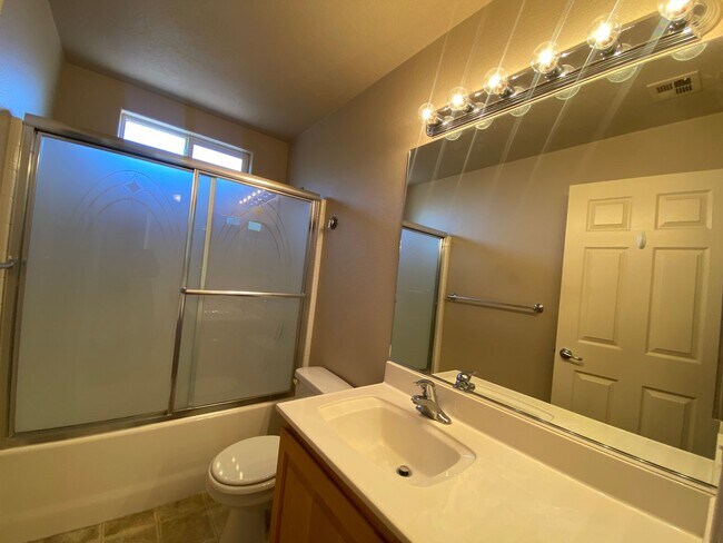 Building Photo - ADORABLE HOUSE FOR RENT IN HURRICANE