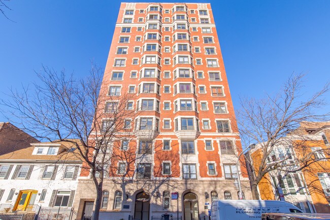 Building Photo - 732 W Bittersweet Pl