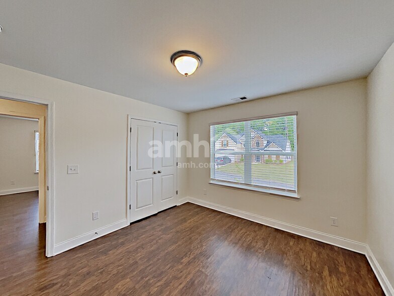 Building Photo - 5825 Winding Lakes Dr