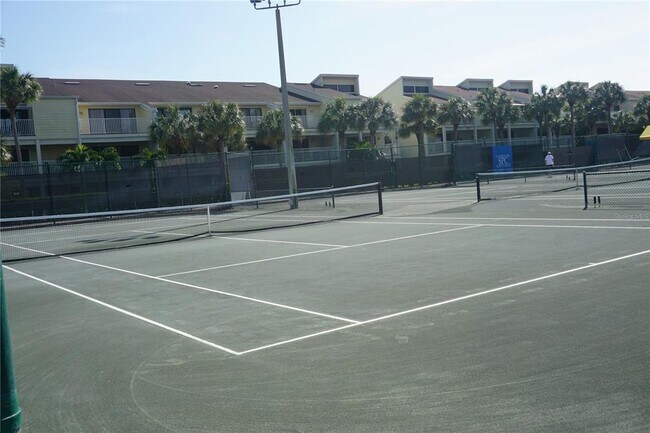 Building Photo - 10355 Paradise Blvd