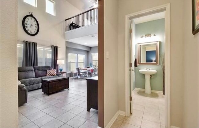Building Photo - 129 Fort Griffin Dr