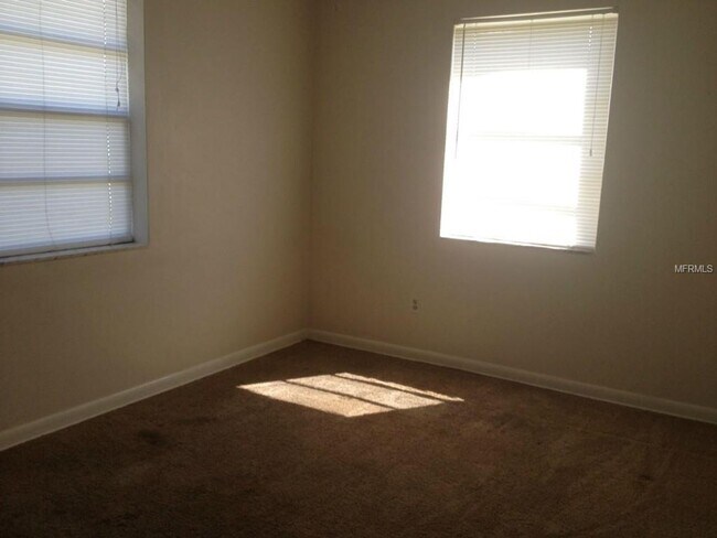 Building Photo - 2 Bed 1 Bath Home | Pet Friendly | Washer ...