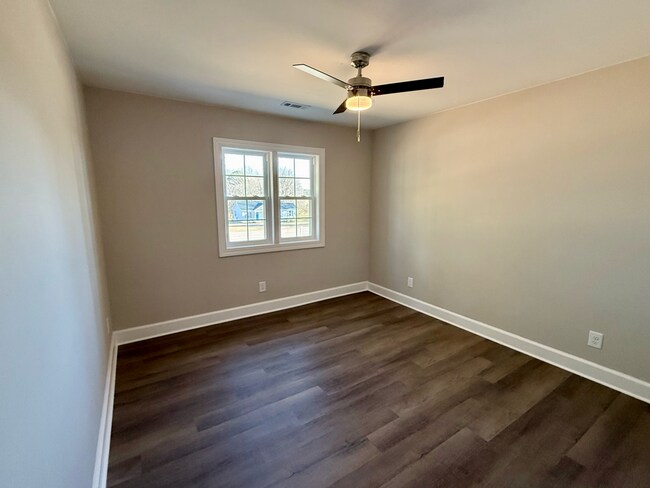 Building Photo - Completely Remodeled Home For Rent!