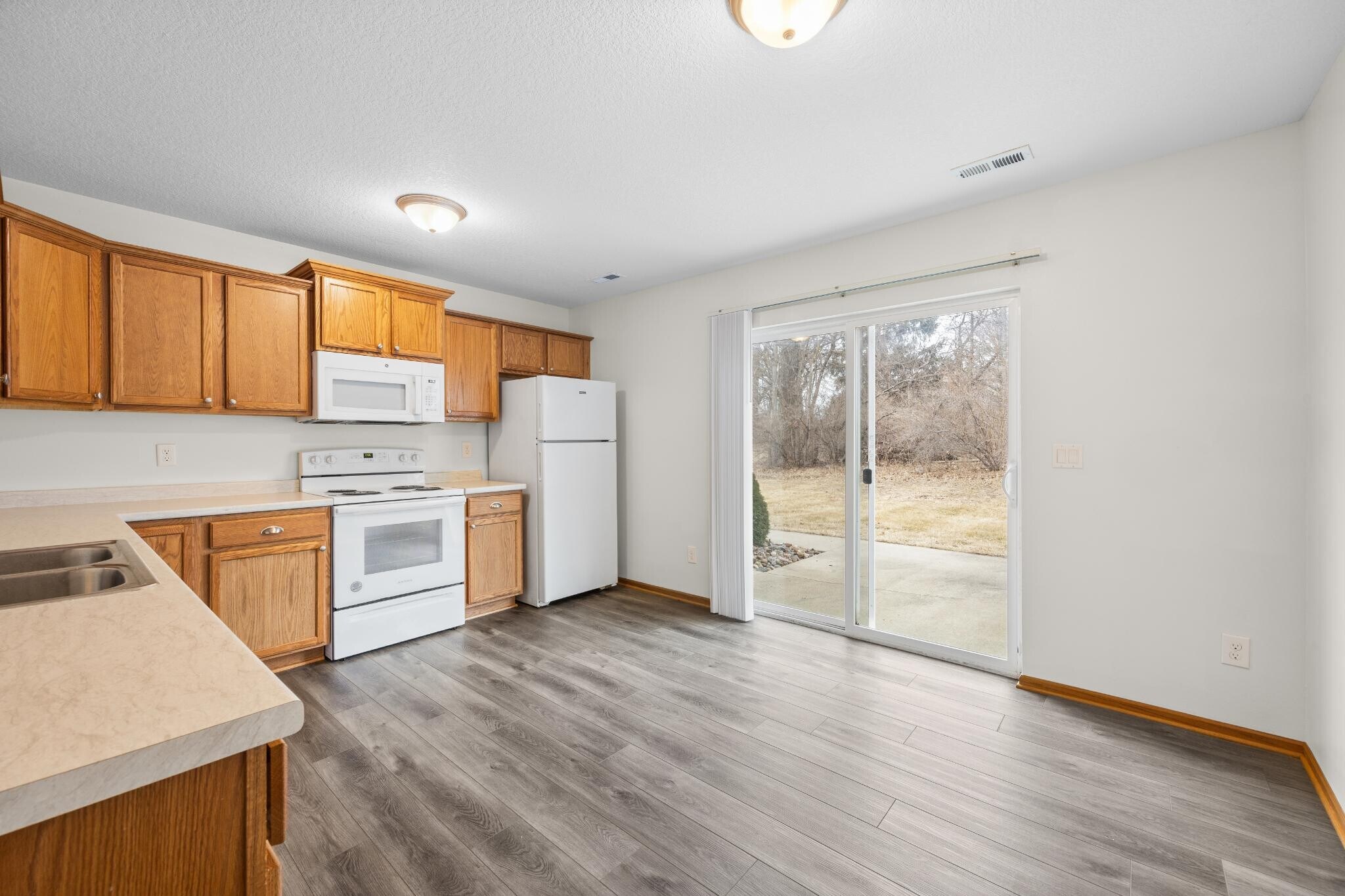 Building Photo - 955 Parker Blvd