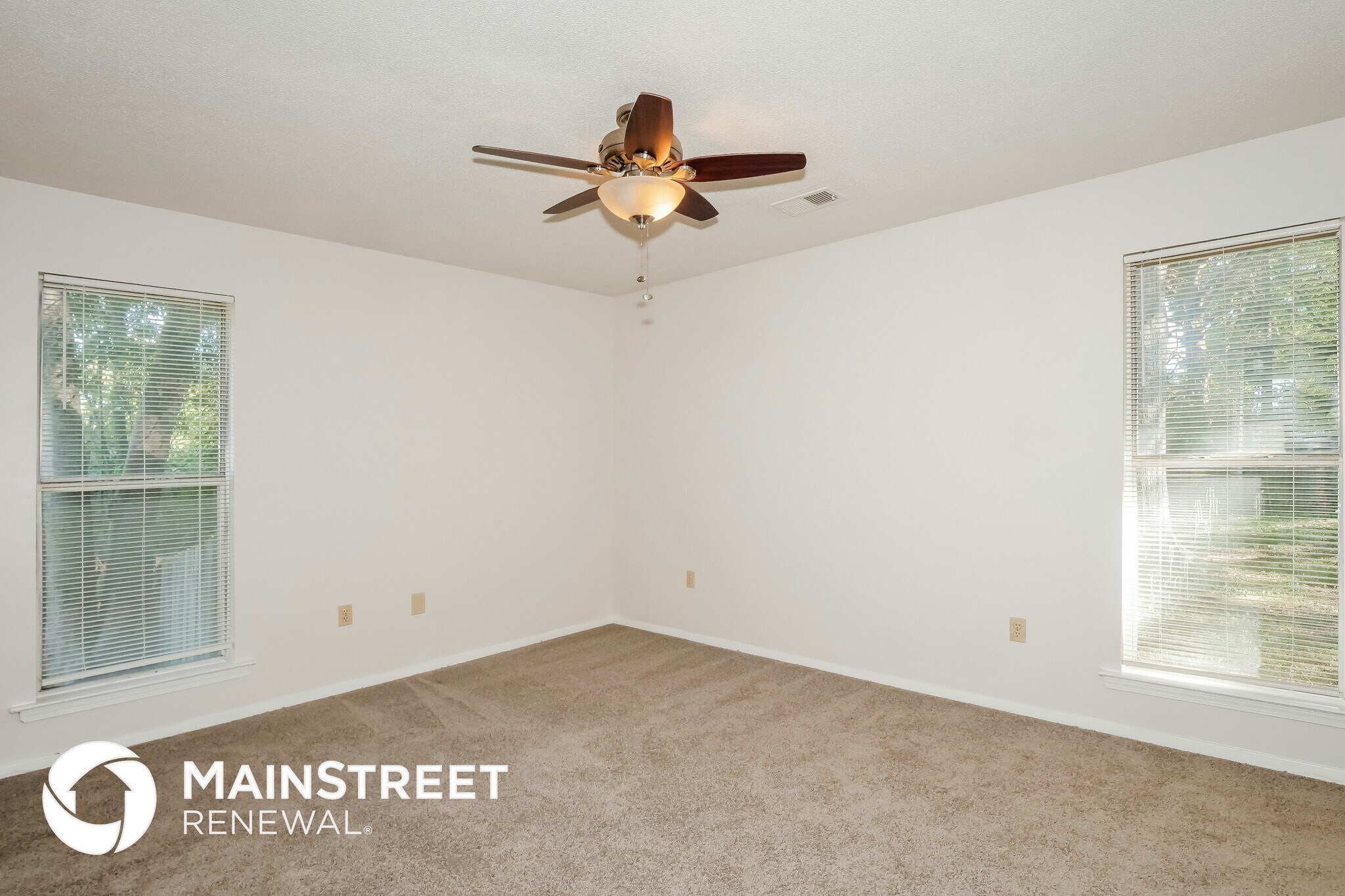 Building Photo - 3505 Dorchester Dr