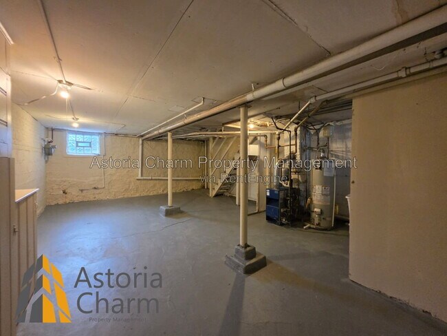Building Photo - 3016 Pelham Ave