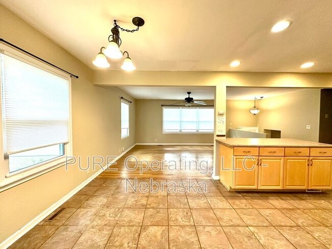 Building Photo - 5851 S 51st St