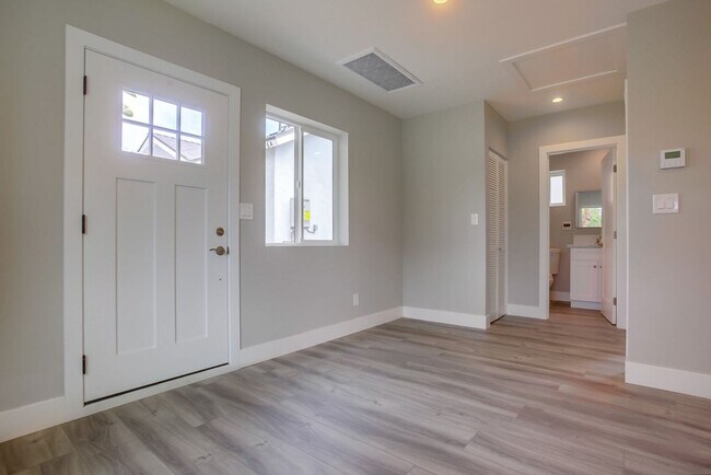 Building Photo - 3266 Eureka Pl