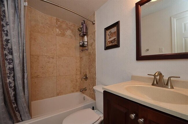 Building Photo - 1306 Ventura Canyon Dr