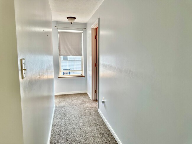 Building Photo - 39 Merganser St