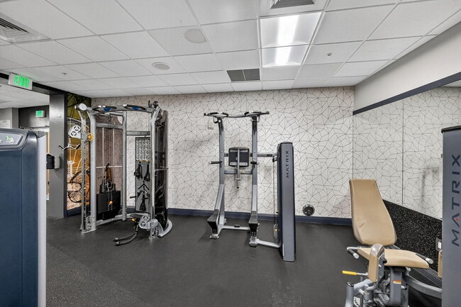 Building Photo - 1750 N Bayshore Dr