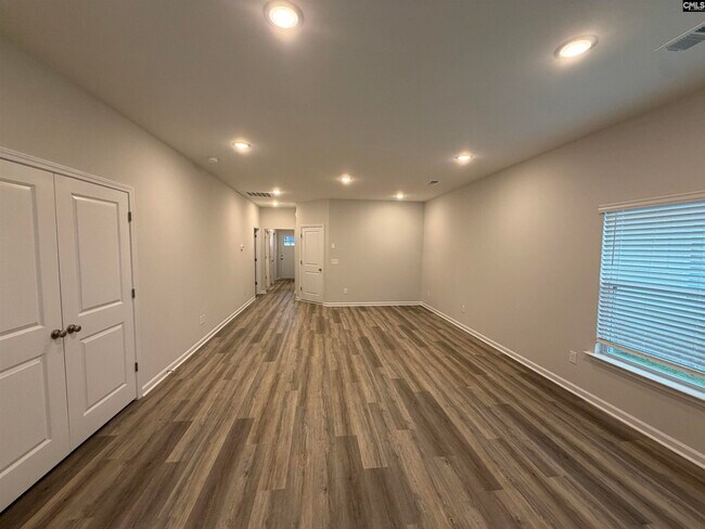 Building Photo - 174 Laurinton Farms Rd