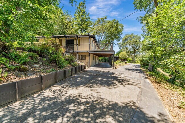 Building Photo - 24 El Rey Rd