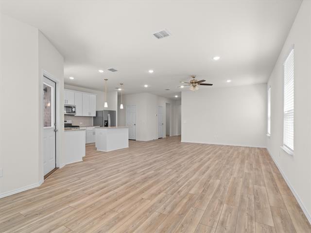 Building Photo - 803 Goldenrod Ln