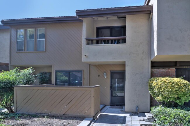 Building Photo - 891 Beaver Creek Way