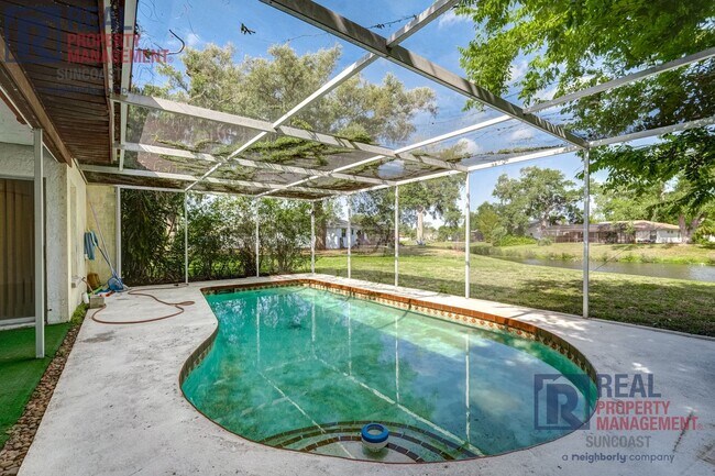 Building Photo - 1370 Palmwood Dr