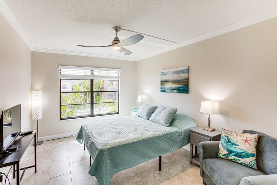 Building Photo - 12491 McGregor Blvd