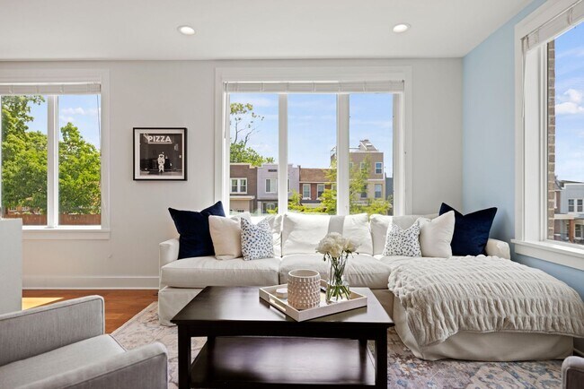 Building Photo - Totally Awesome in Trinidad! 3 bed + 2.5 BA on 2 levels