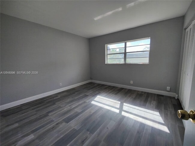 Building Photo - 4719 NW 9th Dr