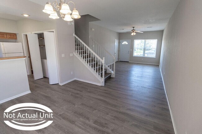 Building Photo - 5000 Derby Ridge Dr