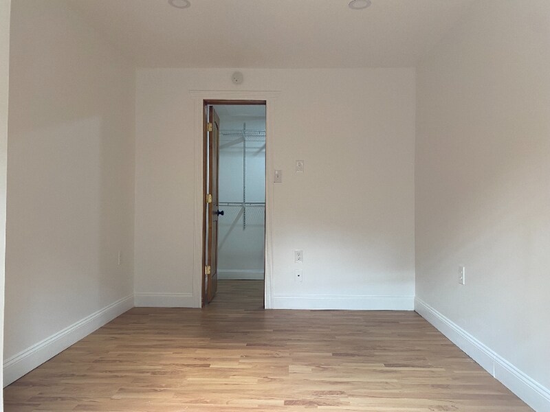 Building Photo - 930 Gravel Pike