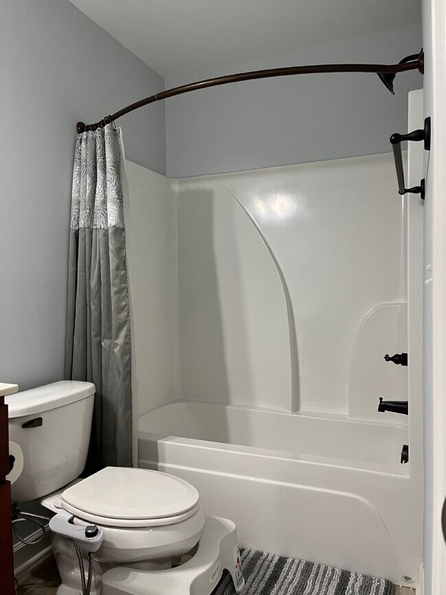 Building Photo - 6050 Sanmar Dr