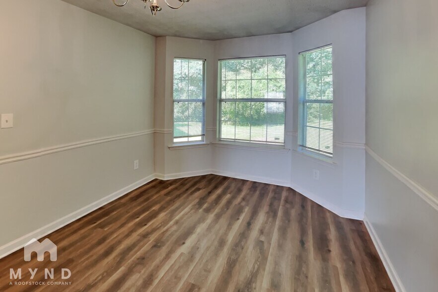 Building Photo - 10851 Southshore Ct