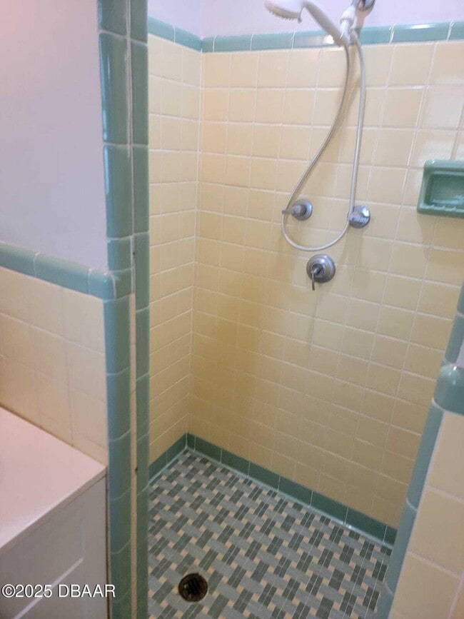 Building Photo - 1442 John Anderson Dr