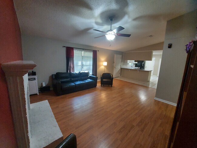 Building Photo - 8826 Minnow Creek Dr