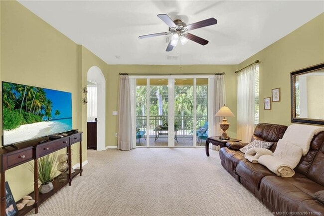 Building Photo - 301 S Compass Dr