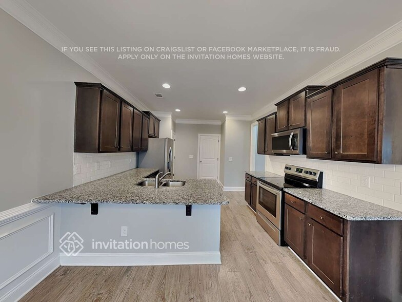 Building Photo - 415 Meadow Vista Ln