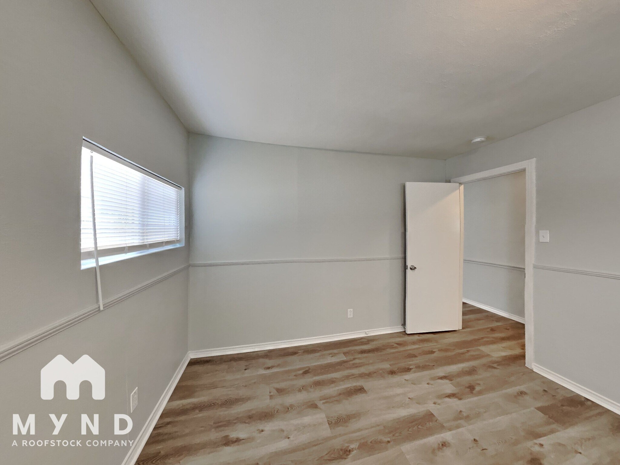 Building Photo - 110 N Redford Ln