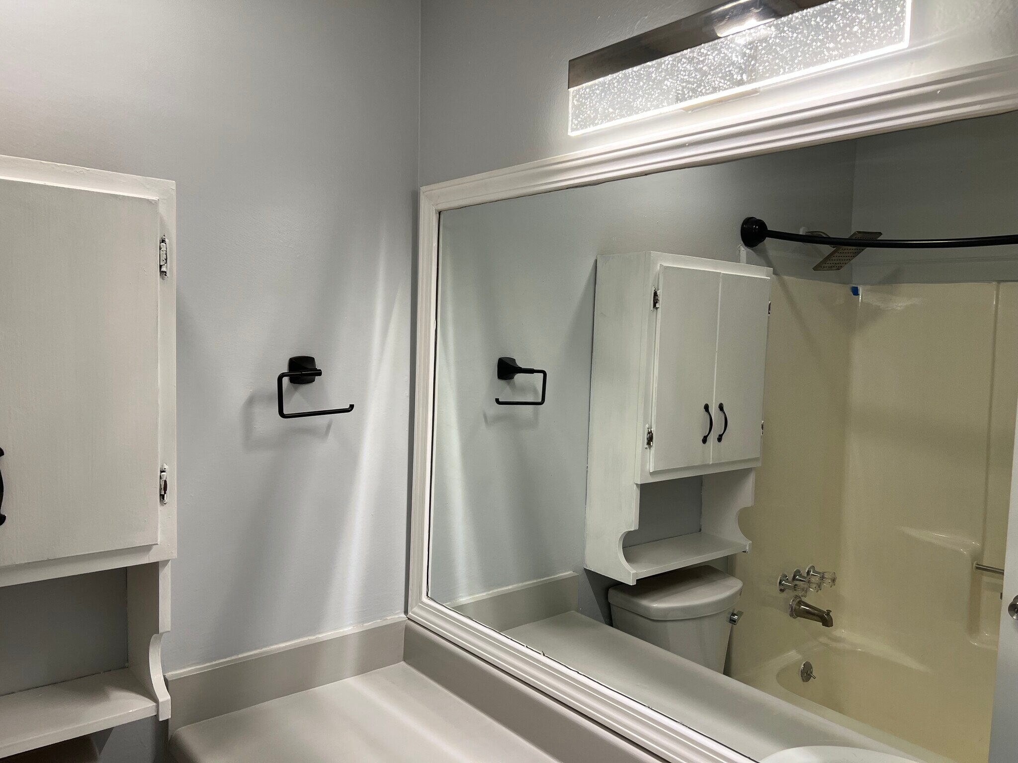 Primary bathroom - 6419 Baker Ct