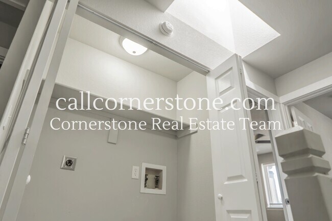 Building Photo - 4877 Bluestem Dr