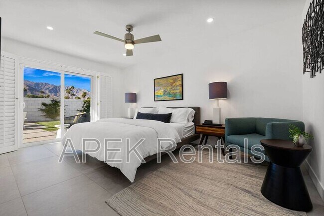 Building Photo - 945 N Buttonwillow Cir