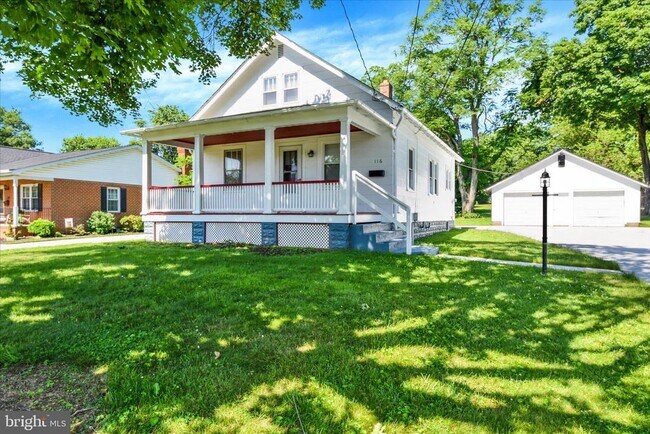 Building Photo - 116 2nd Ave